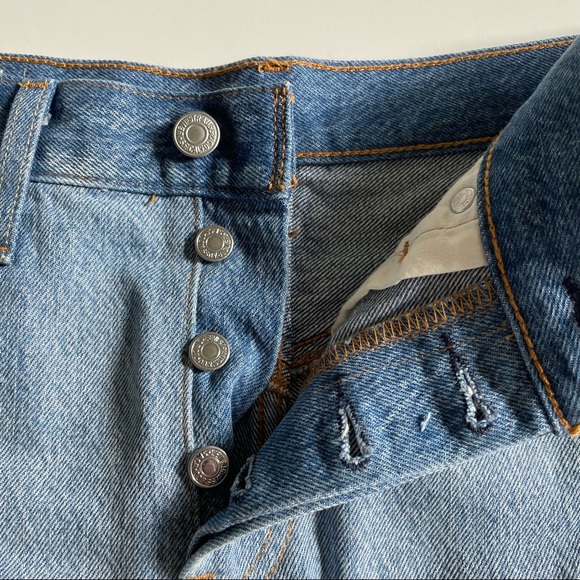 Levi’s Patchwork Short - Picture 5 of 10